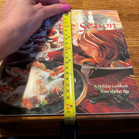 Celebrate the Season: A Holiday Cookbook from Market Day (Softcover) 1998 - Picture 2 of 10